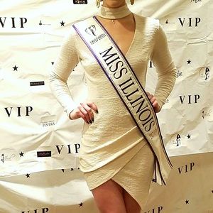 Asymmetrical cream long sleeve dress